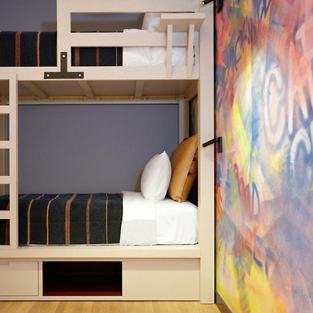 Moxy Richmond Downtown Hotell Exteriör bild