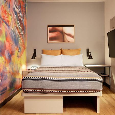 Moxy Richmond Downtown Hotell Exteriör bild