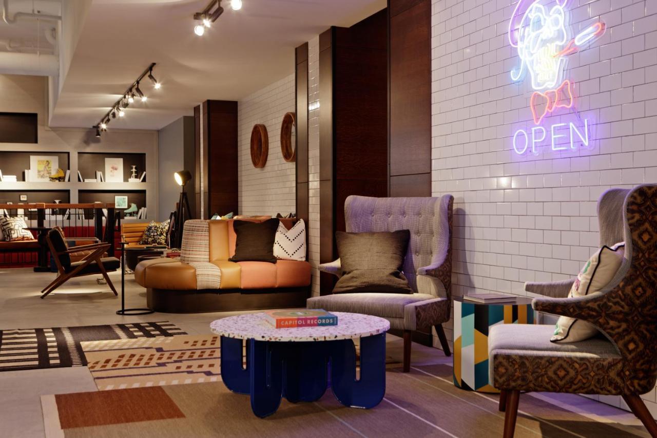 Moxy Richmond Downtown Hotell Exteriör bild