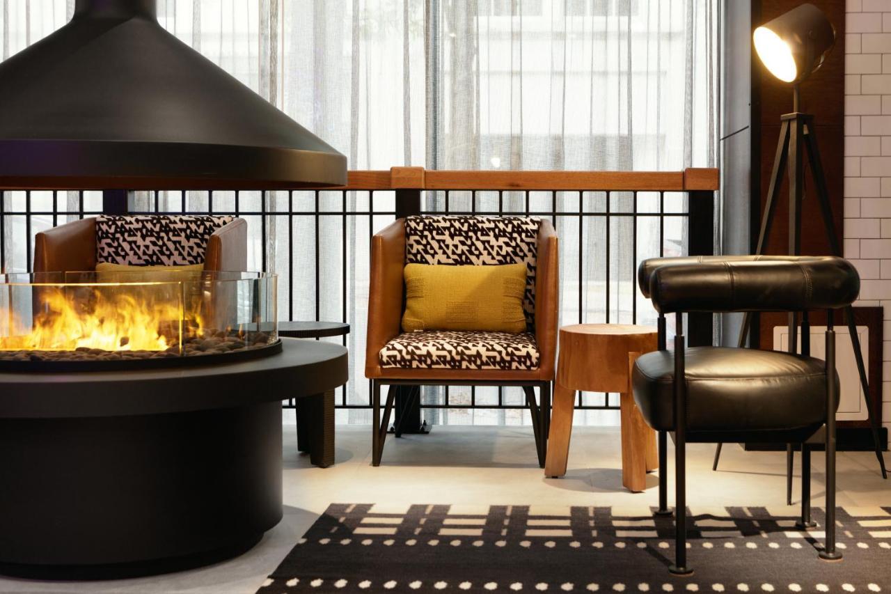Moxy Richmond Downtown Hotell Exteriör bild