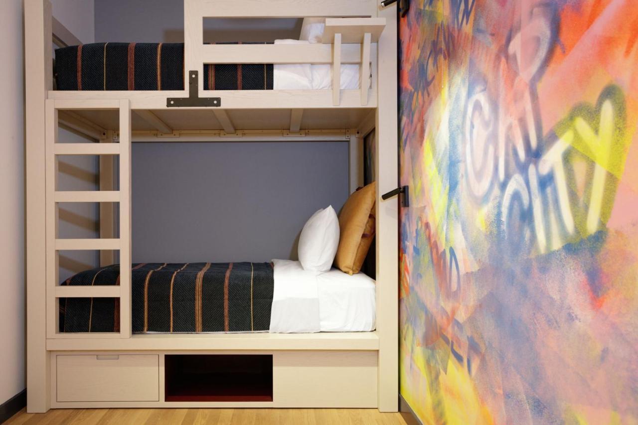 Moxy Richmond Downtown Hotell Exteriör bild