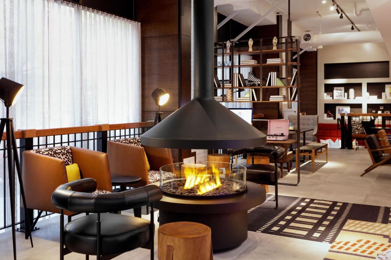 Moxy Richmond Downtown Hotell Exteriör bild