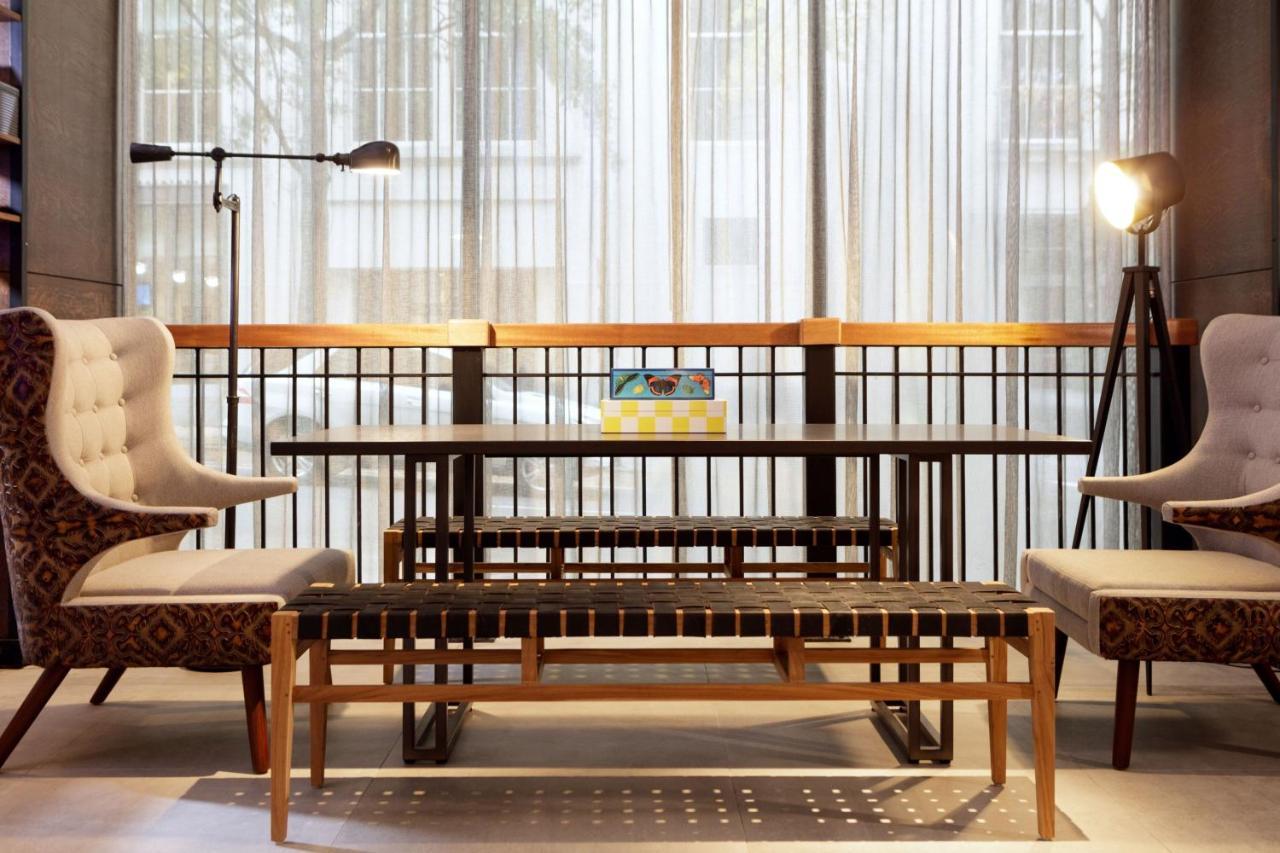 Moxy Richmond Downtown Hotell Exteriör bild