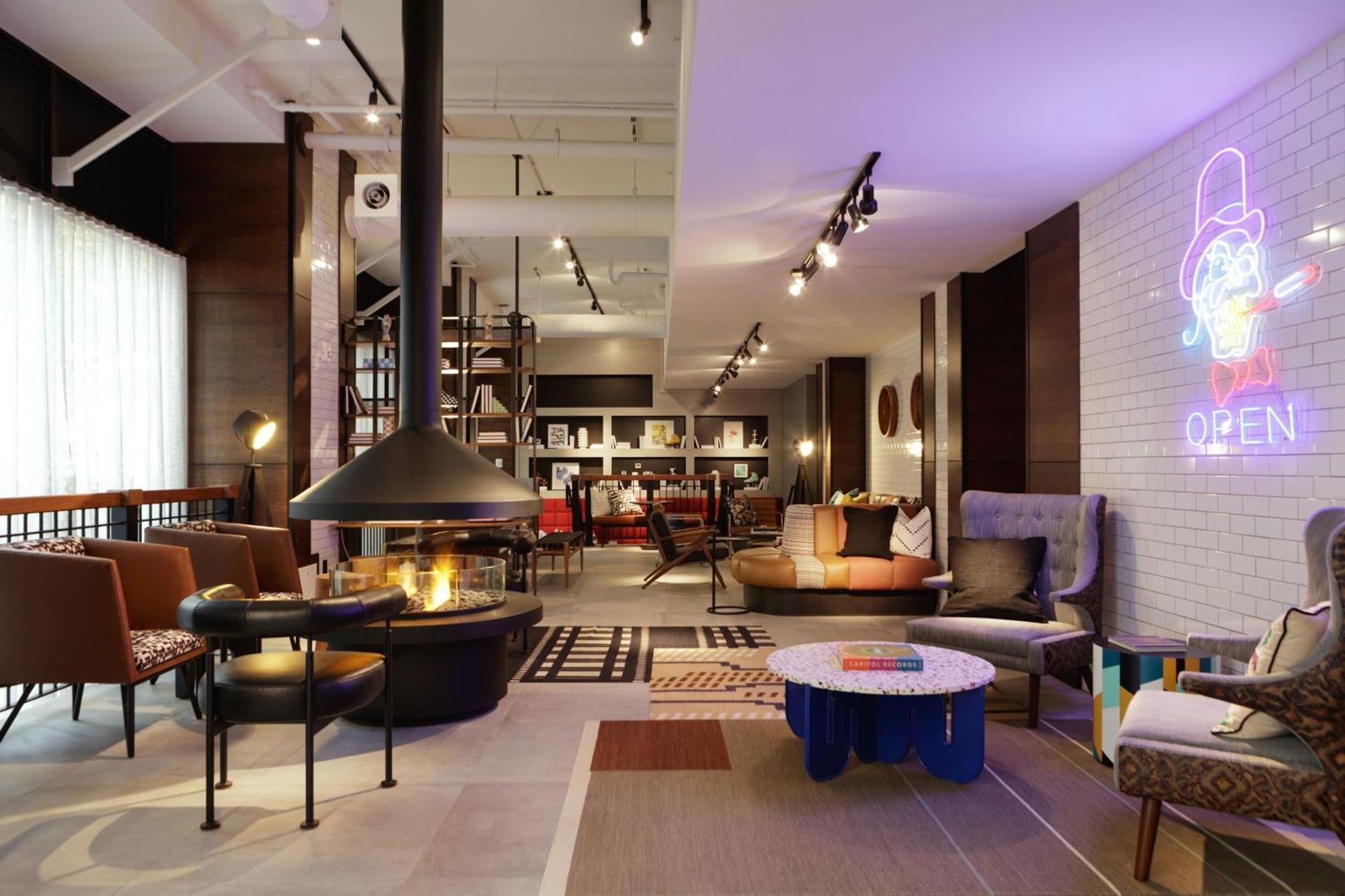 Moxy Richmond Downtown Hotell Exteriör bild